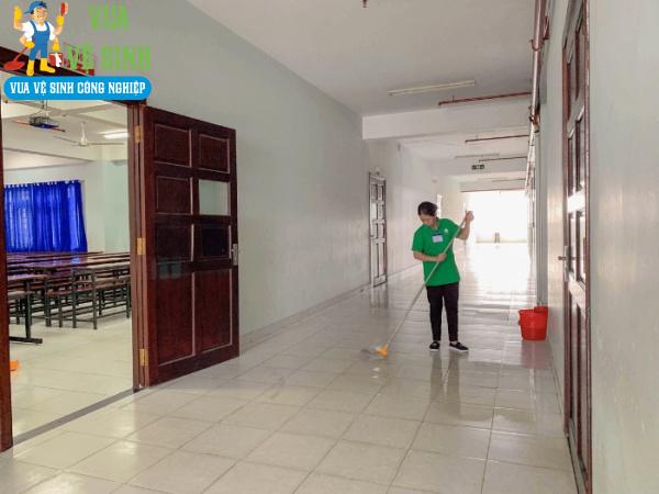 Vệ sinh công nghiệp quận 8