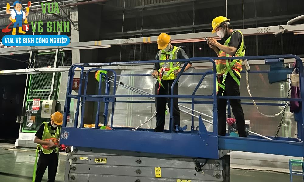 Dịch vụ vệ sinh công nghiệp Tân Bình