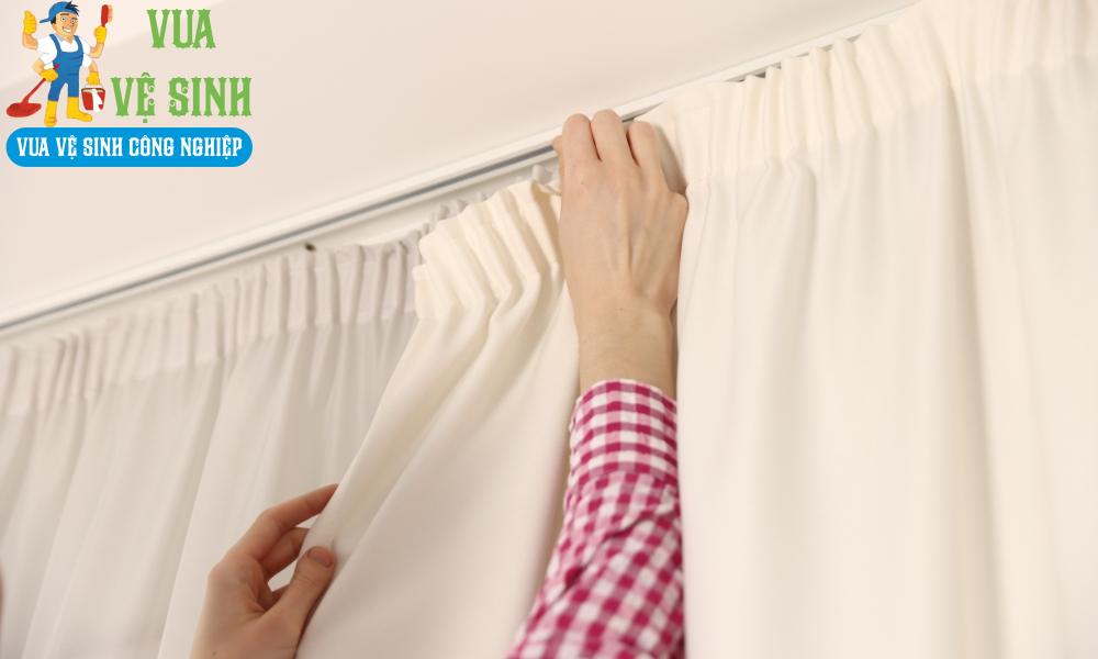 cách giặt rèm cao su