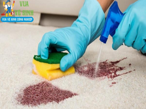 Giặt thảm bằng baking soda