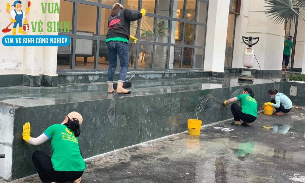 Dịch vụ vệ sinh công nghiệp Hóc Môn