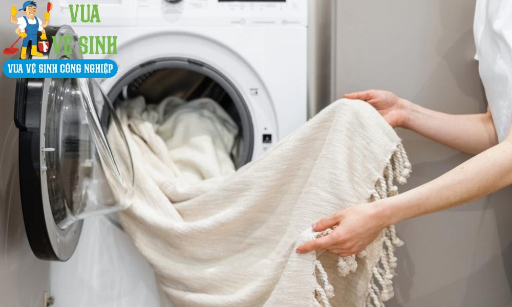 giặt rèm cửa bằng máy giặt