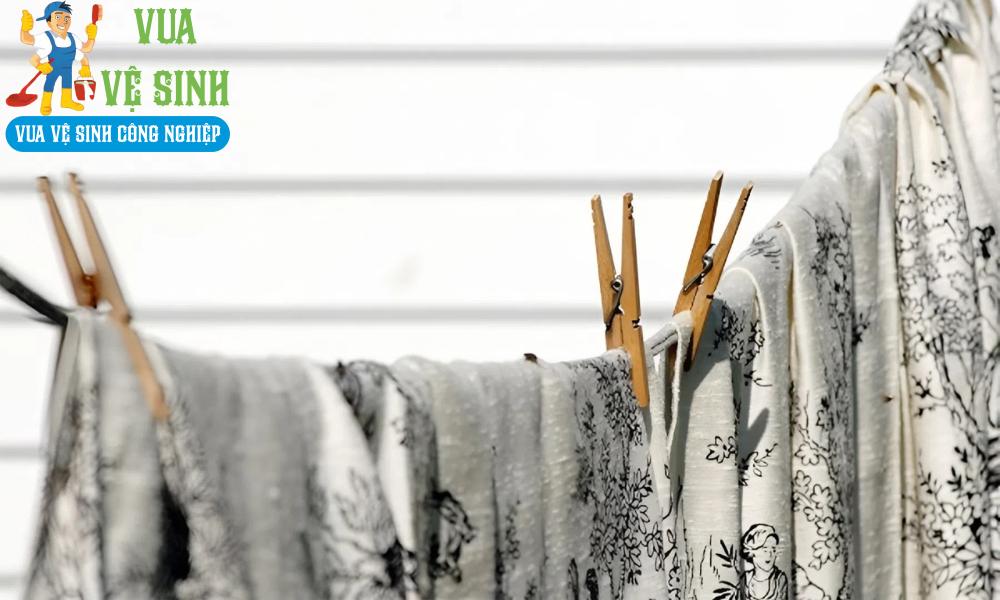 giặt rèm cửa bằng máy giặt