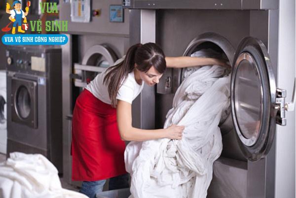 Vệ sinh rèm cửa