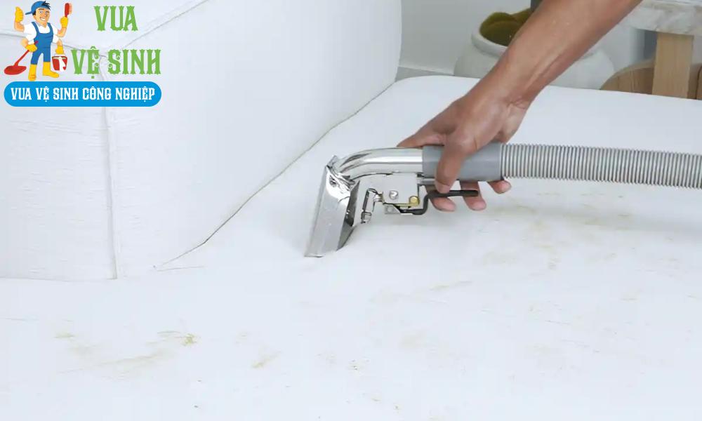 Cách giặt ghế sofa da tại nhà