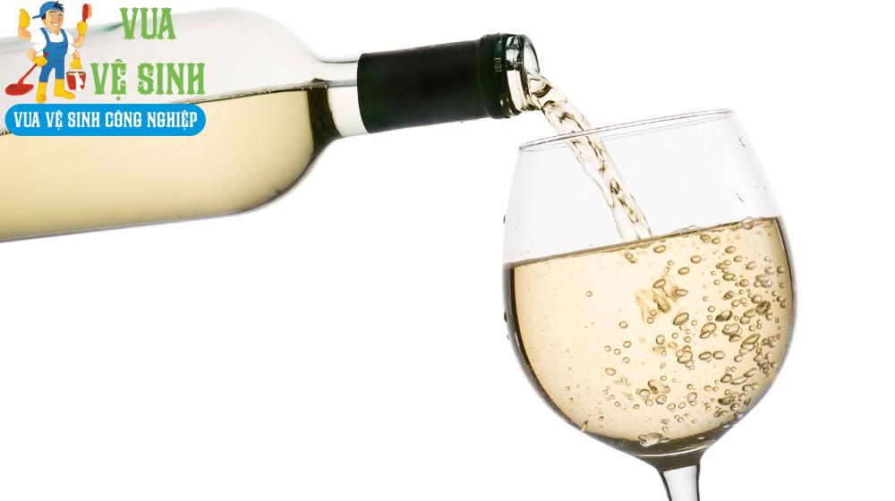 cách vệ sinh sofa nỉ