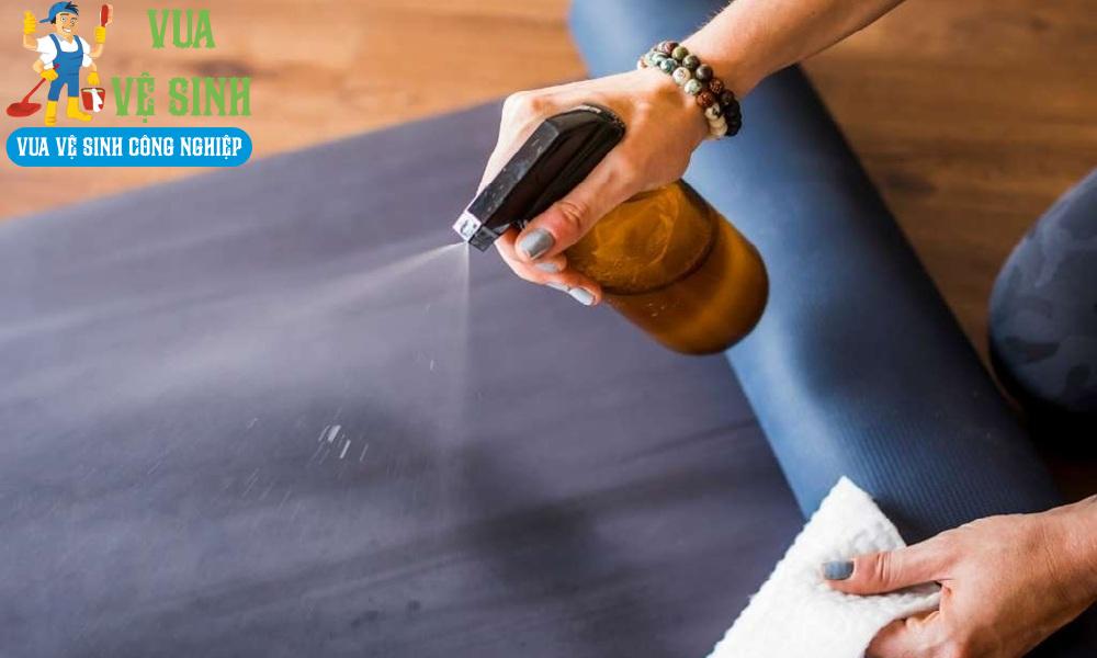 cách giặt thảm yoga