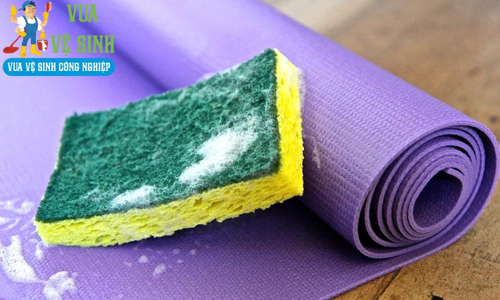 cách giặt thảm yoga