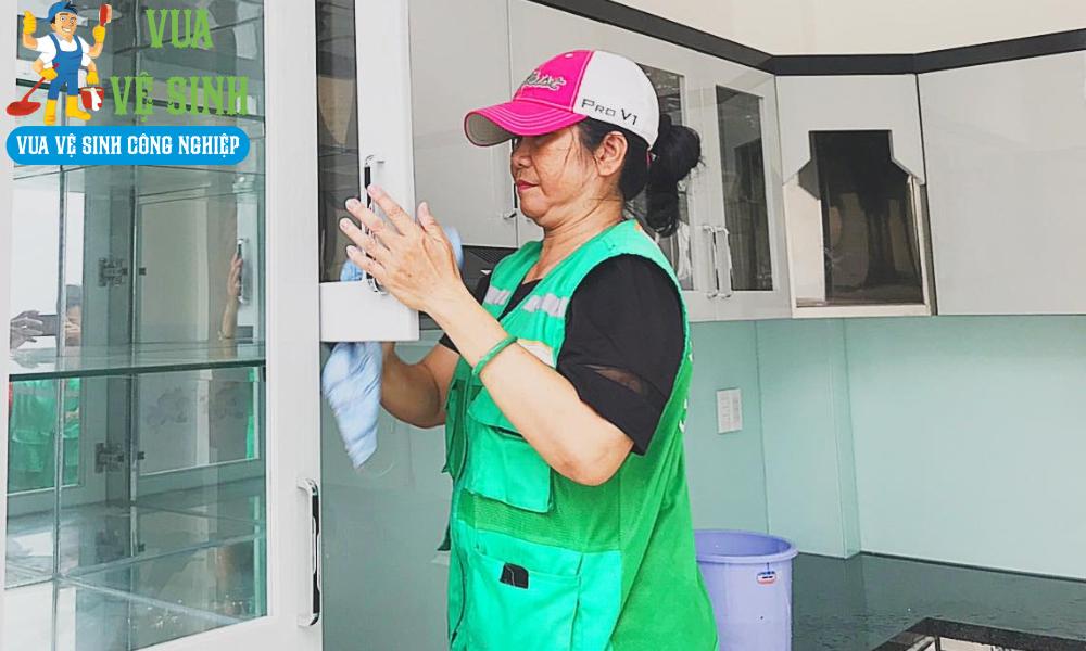Vệ sinh công nghiệp Bình Chánh