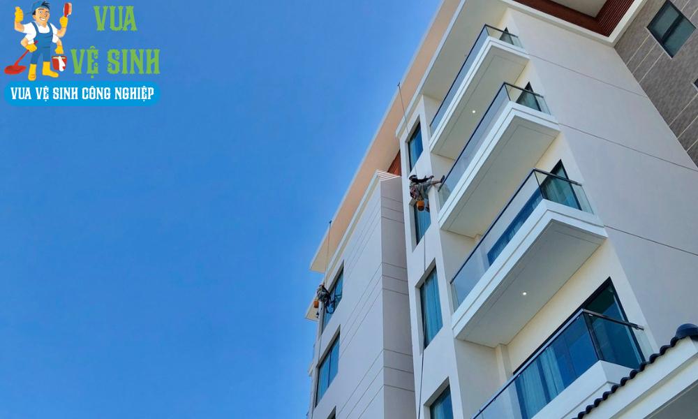 Vệ sinh công nghiệp Quận 10