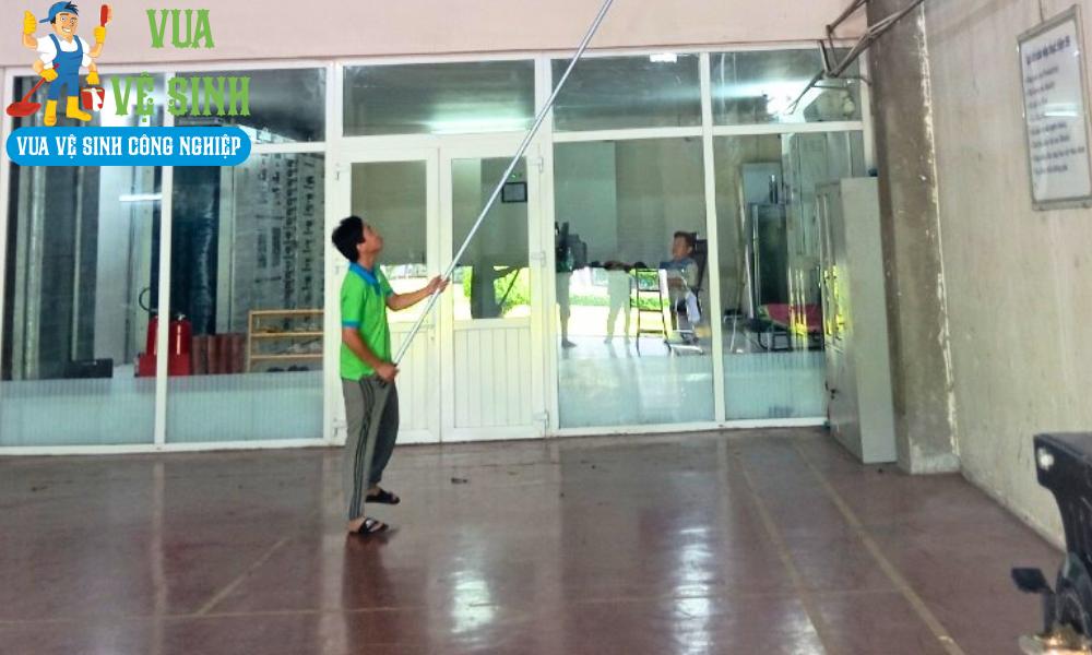 Vệ sinh công nghiệp Quận 2