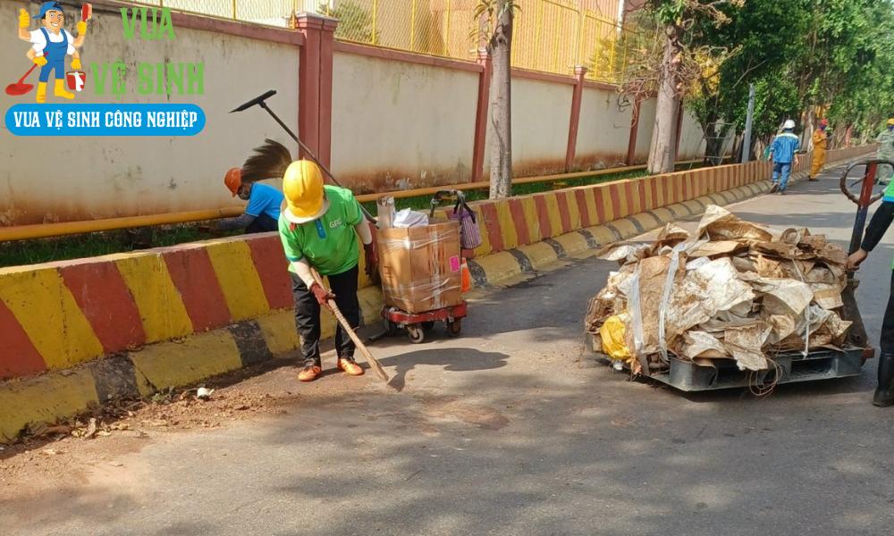 Vệ sinh công nghiệp Quận 2