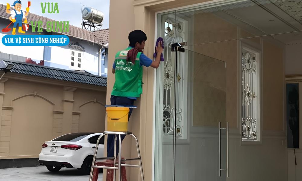 Vệ sinh công nghiệp Quận 3