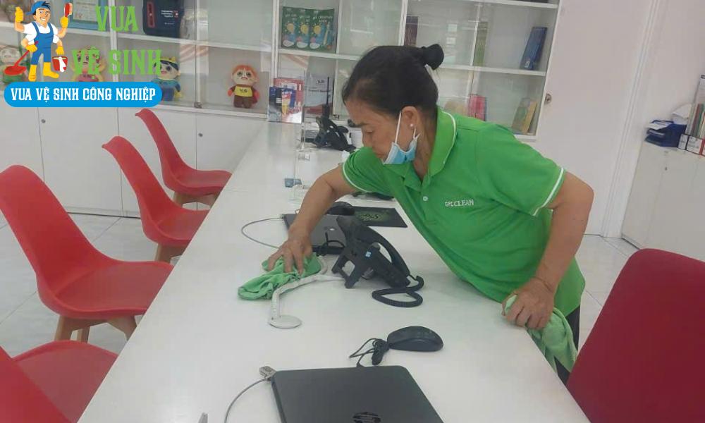 dịch vụ tạp vụ văn phòng